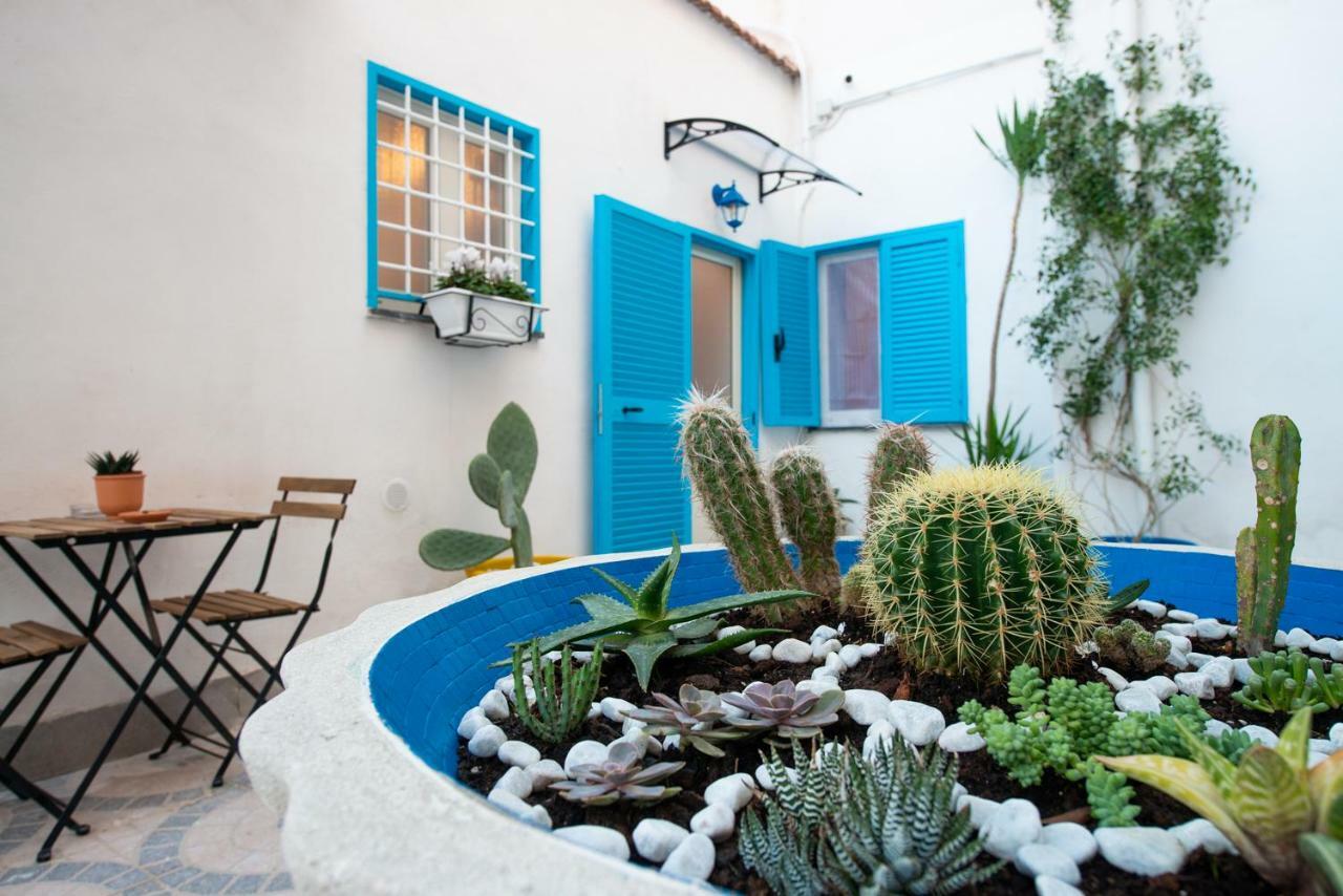Light Blue - Apartment In The Middle Of Everything Torre Annunziata Bagian luar foto