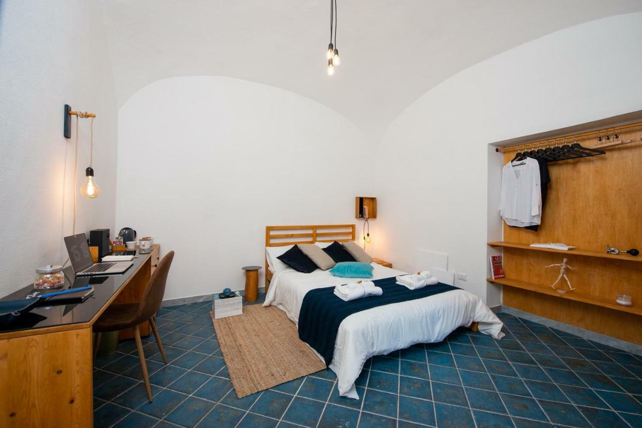 Light Blue - Apartment In The Middle Of Everything Torre Annunziata Bagian luar foto